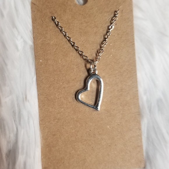 VALENTINE'S DAY Heart Necklace - Picture 2 of 7